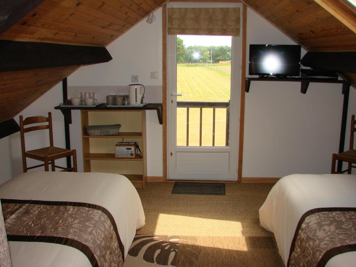 La Blanche Roche Bed & Breakfast Sourdeval Ngoại thất bức ảnh